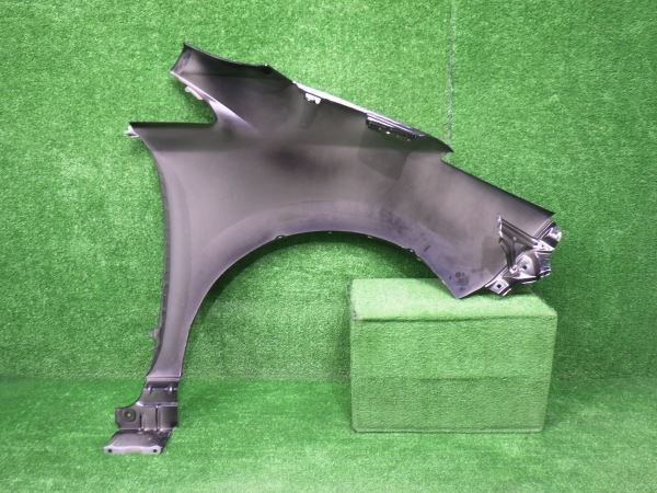 リーフ アクセサリー LEAF 中古中古部品 外装アイテム ] [ 日産