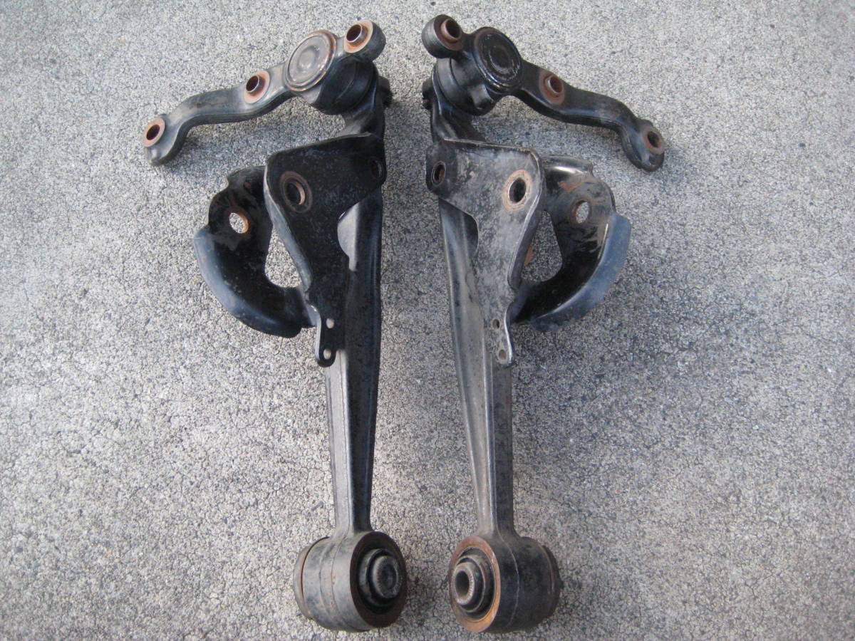 トヨタ アリスト フロントサスペンション ロワーアーム NO.2 左右  