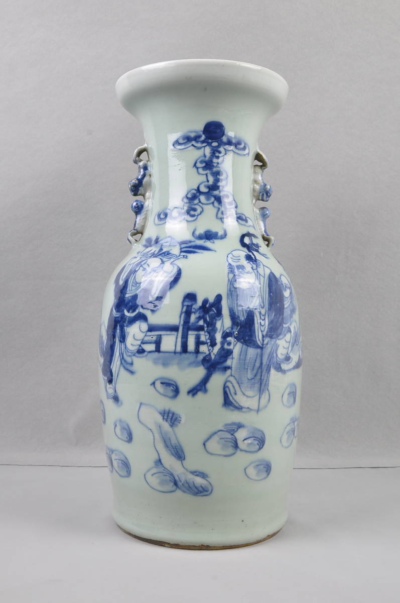 T2057☆【花瓶 C】染付 青花 耳付花瓶 人物図紋 陶磁 陶製 景徳鎮 清朝
