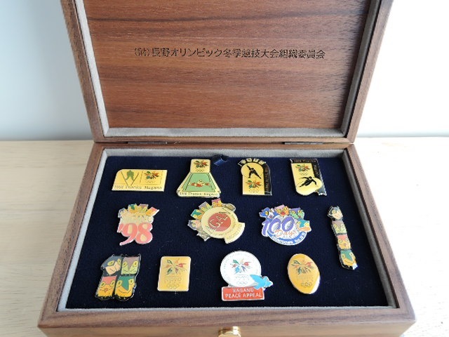 数量限定，豊富な 1998年 長野オリンピック／木箱入りピンバッチセット 財 長野オリンピック冬季競技大会組織委員会 非売品(オリンピック)｜売買されたオークション情報、yahooの商品情報をアーカイブ公開 - オリンピック