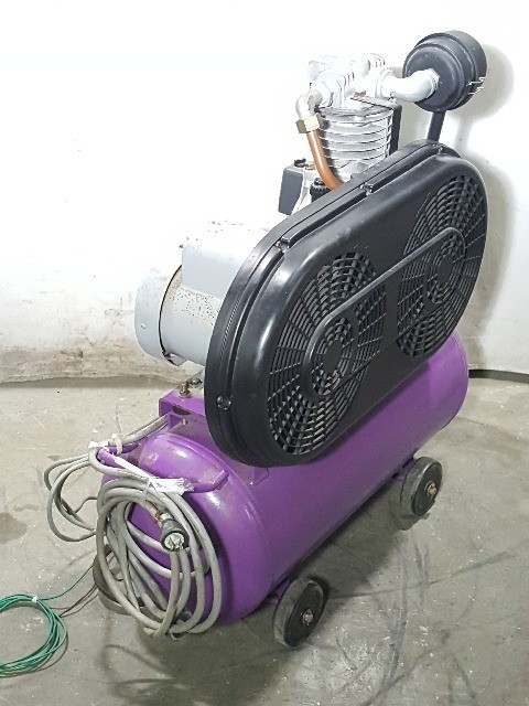 YOSHIDA ウィスパー アネスト岩田 レシプロコンプレッサー 小売  