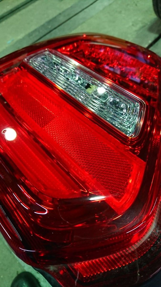車 スイフト 《ZC13S ZC33S ZC53S 》左テールライト 左テールランプ