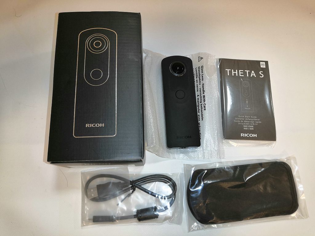 限定セール，お得 RICOH THETA S ブラック ソフトケース＆元箱＆マニュアル等付属品揃(リコー)｜売買されたオークション情報、yahooの商品情報をアーカイブ公開 - オークファン リコー