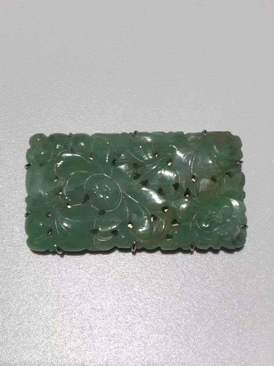 本翡翠 ヒスイ 彫装飾 帯留め兼 11g