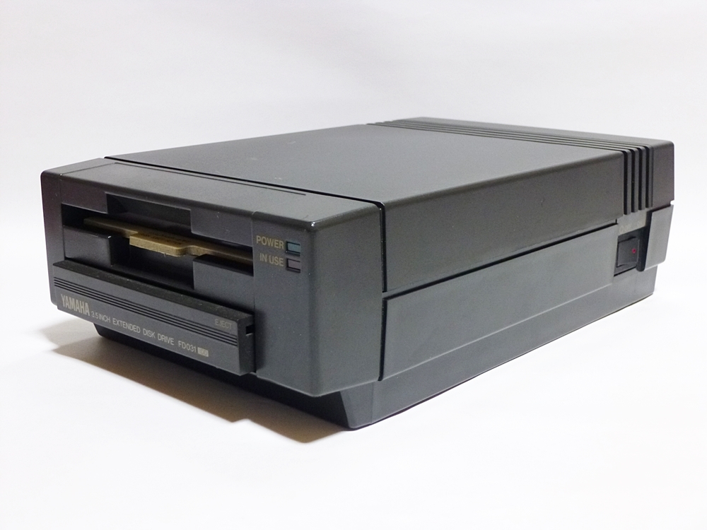 YAMAHA （取材中に見つけた MSX用の外付け3.5インチFDDが店頭販売中