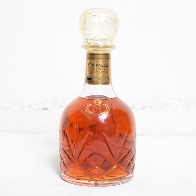 新作，セール 古酒 未開栓 CAMUS カミュ ナポレオン クリスタルデキャンタ 700ml 40% コニャック ブランデー(カミュ)｜売買されたオークション情報、yahooの商品情報をアーカイブ公開 - オークファン コニャック