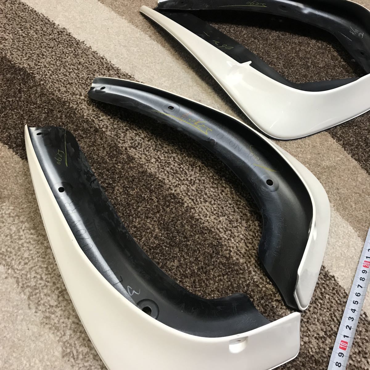 L0127001」トヨタUCF30セルシオ ☆マッドガード 泥除け☆パール