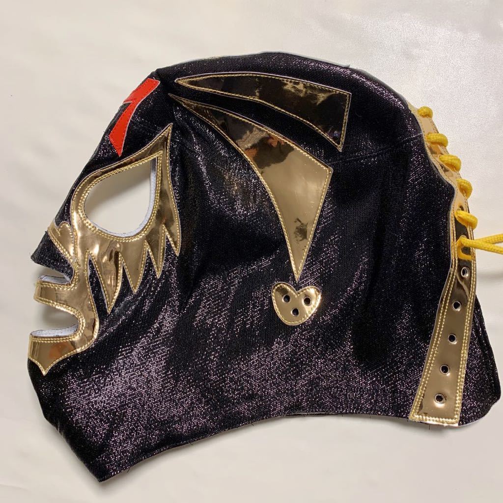 正規品，定番人気 ミルマスカラス 黒ラメ 試合用 マスク NWA世界 ハーリーレイス戦仕様 メキシコ(マスク)｜売買されたオークション情報、yahooの商品情報をアーカイブ公開 - オークファン マスク