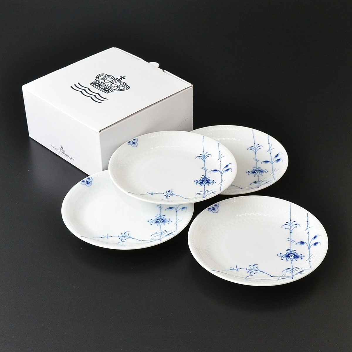 格安，安い 355627 ROYAL COPENHAGEN ロイヤルコペンハーゲン ブルーパルメッテ 15cm プレート 4枚セット(ロイヤルコペンハーゲン)｜売買されたオークション情報、yahooの商品情報をアーカイブ公開 - オークファ ロイヤルコペンハーゲン