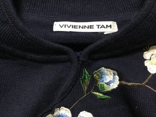 VIVIENNE TAM TAM(ヴィヴィアンタム) ドラゴン刺繍七分袖ストレッチ