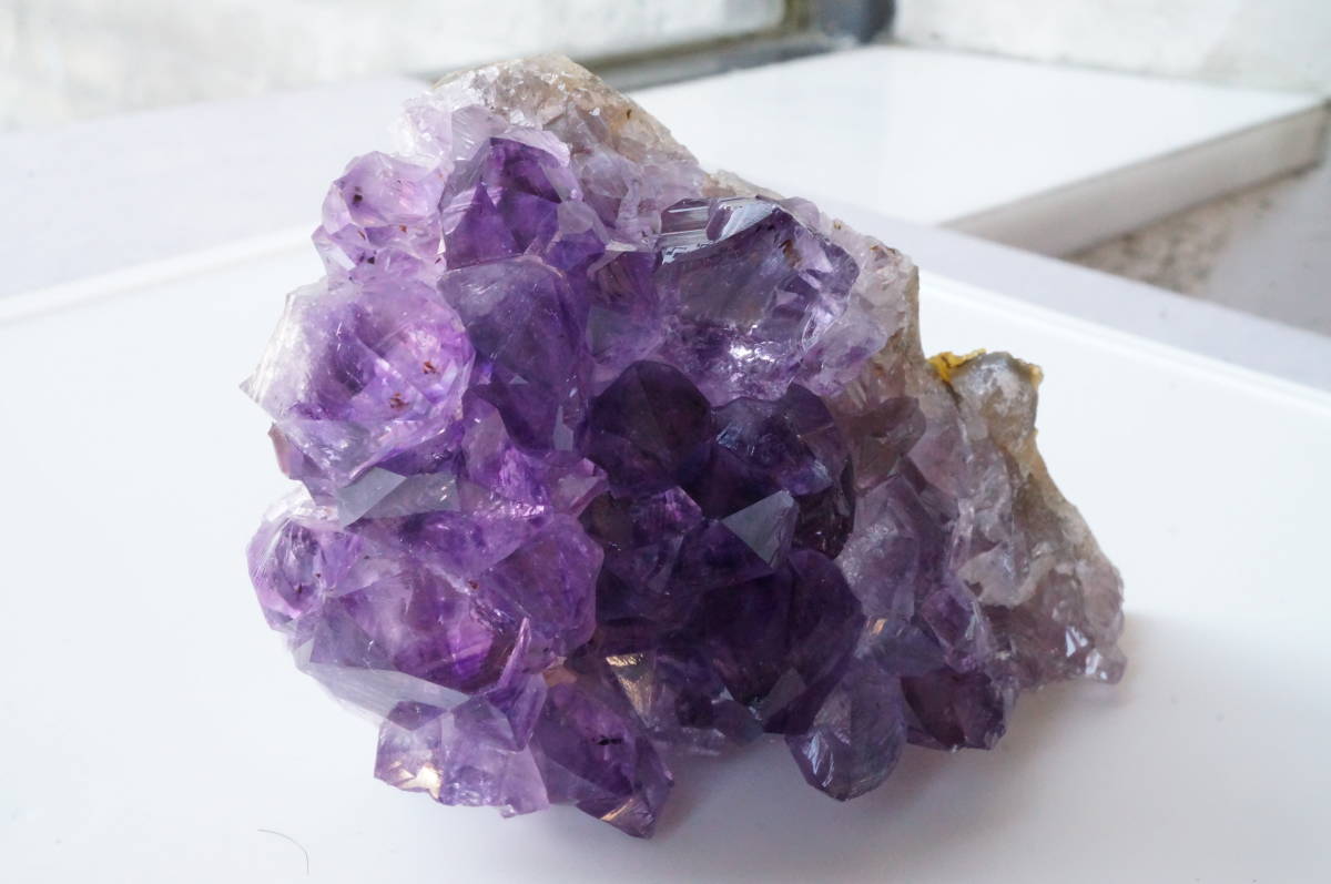 色合いが高貴で美しい！35年前の未使用在庫！天然アメジスト（紫水晶）原石819ct/163g
