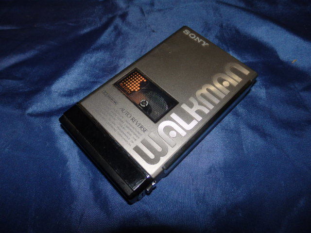 D)A⁄SONY WM-103 ソニーウォークマン カセットプレーヤー