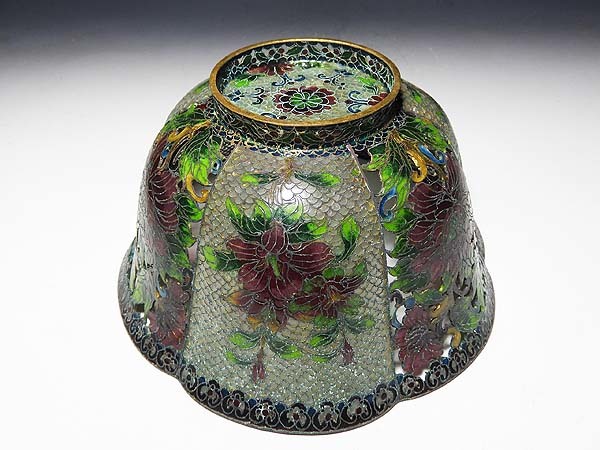 中国古玩 珍品 透胎七宝⁄省胎七宝 透かし玻璃七宝⁄細密銅胎 花紋 唐花