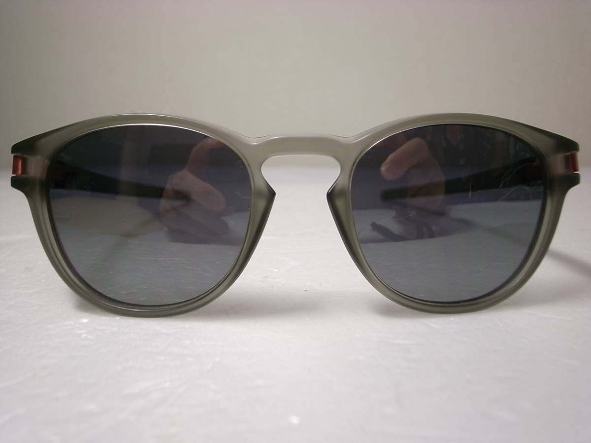  オークリー LATCH ラッチ サングラス oakley(セル、プラスチックフレーム)｜売買されたオークション情報、yahooの商品情報をアーカイブ公開 - オークファン セル、プラスチックフレーム