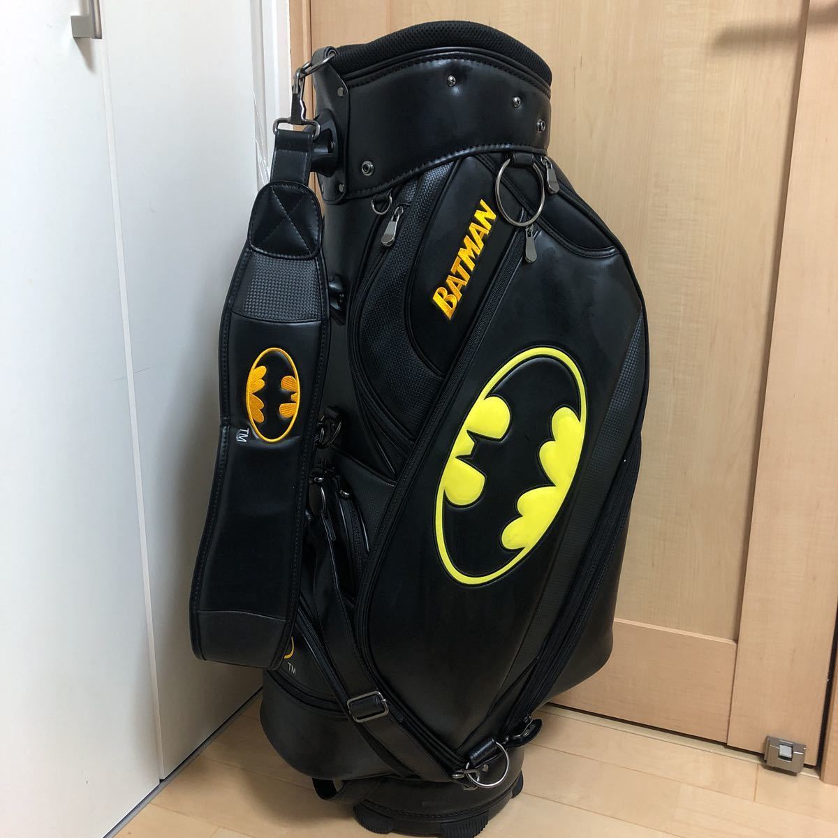 Yahoo!オークション - (用具) の落札 「1円スタート」キャディバッグ 「batman」キャディバッグ の落札相場 キャディバッグ レア（カラーホワイト）（ゴルフ｜スポーツ 超美品 レア 1円～ 23区 スタンドキャディバッグ パックマン キャディ