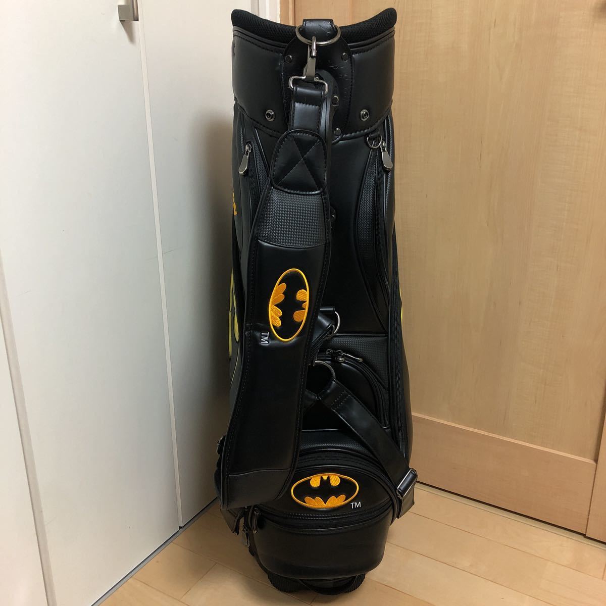 Yahoo!オークション - (用具) の落札 「1円スタート」キャディバッグ 「batman」キャディバッグ の落札相場 キャディバッグ レア（カラーホワイト）（ゴルフ｜スポーツ 超美品 レア 1円～ 23区 スタンドキャディバッグ パックマン キャディ