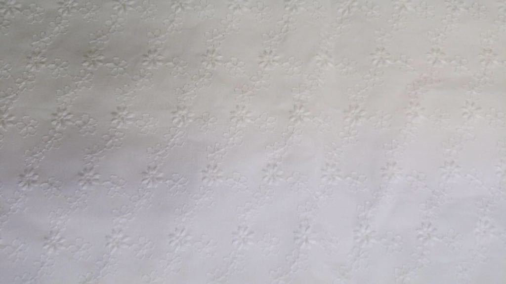 新品　刺繍　お花刺繍　無地　白　生地　レース　2m はぎれ ホワイト　刺繍生地 綿　ハンドメイドマスク作りに　オーバーレース_2