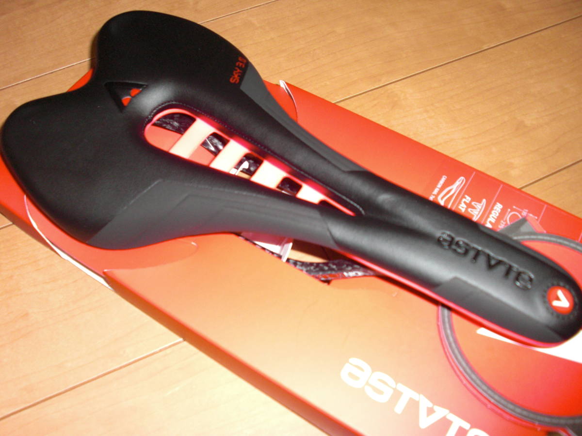  ASTUTE SKYLITE VT ３ ０ FLUO(サドル)｜売買されたオークション情報、yahooの商品情報をアーカイブ公開 - オークファン その他