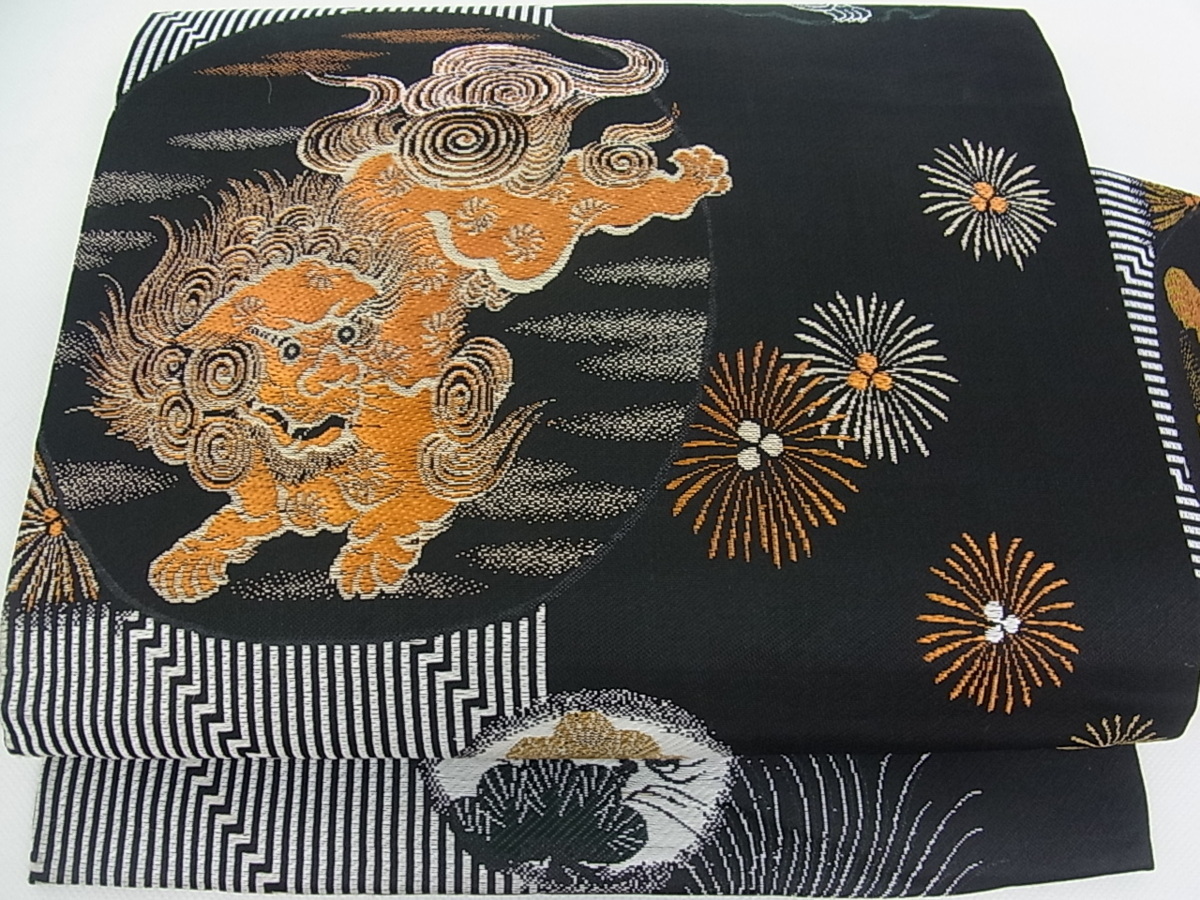 着物屋こころ□塩瀬 九寸名古屋帯 刺繍 宝尽くし吉祥文 黒地 金糸 たれ