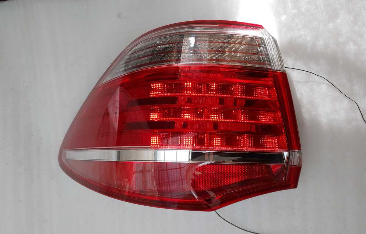 クラウン GRS200 右テールランプ ICHIKOH30-370 トヨタ純正 クラウン