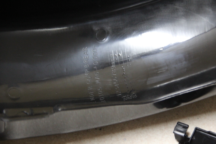 CBX400F 550F ノーマル リア インナーフェンダー 蓋 未使用 美品 BEET 紀伊国屋 XJ CB GS Z RZ CBR GS XJ FX ホーク ゼファー インナーフェンダー CBX400F 550F インナー ＣＢＸ４００Ｆ 復刻インナーフェンダー