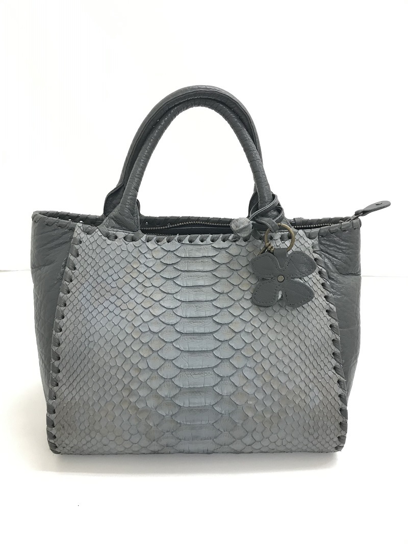 IBIZA イビザ 美品 ダイヤモンドパイソンハンドバッグ 美品!黒 IBIZA イビザ 美品 ダイヤモンドパイソンハンドバッグ 美品!黒