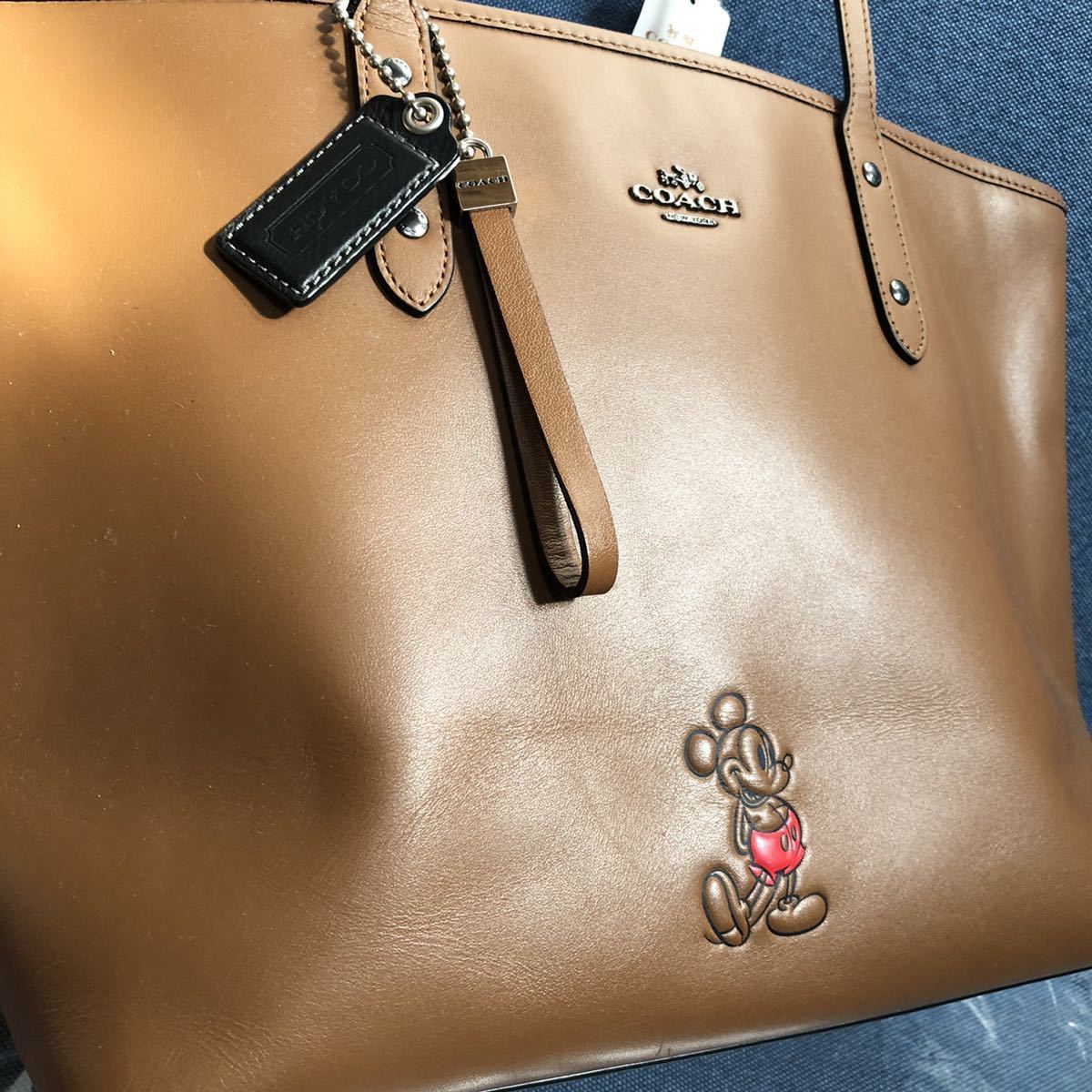 Coach Disney コラボ オールレザー トートバッグ アウトレットオンラインストア購入 メンズ 一円スタート 最落なし コーチ トートバッグ 売買されたオークション情報 Yahooの商品情報をアーカイブ公開 オークファン Aucfan Com