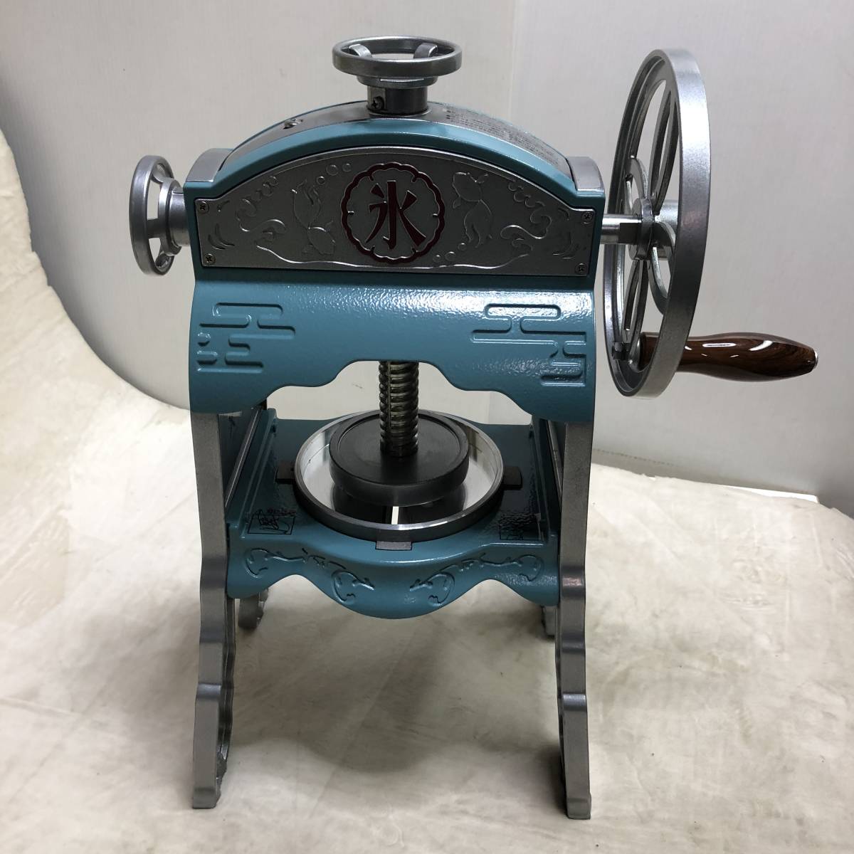 ドウシシャ 本格 手動 かき氷屋さんの ふわふわ 氷かき器 かき氷器 IS