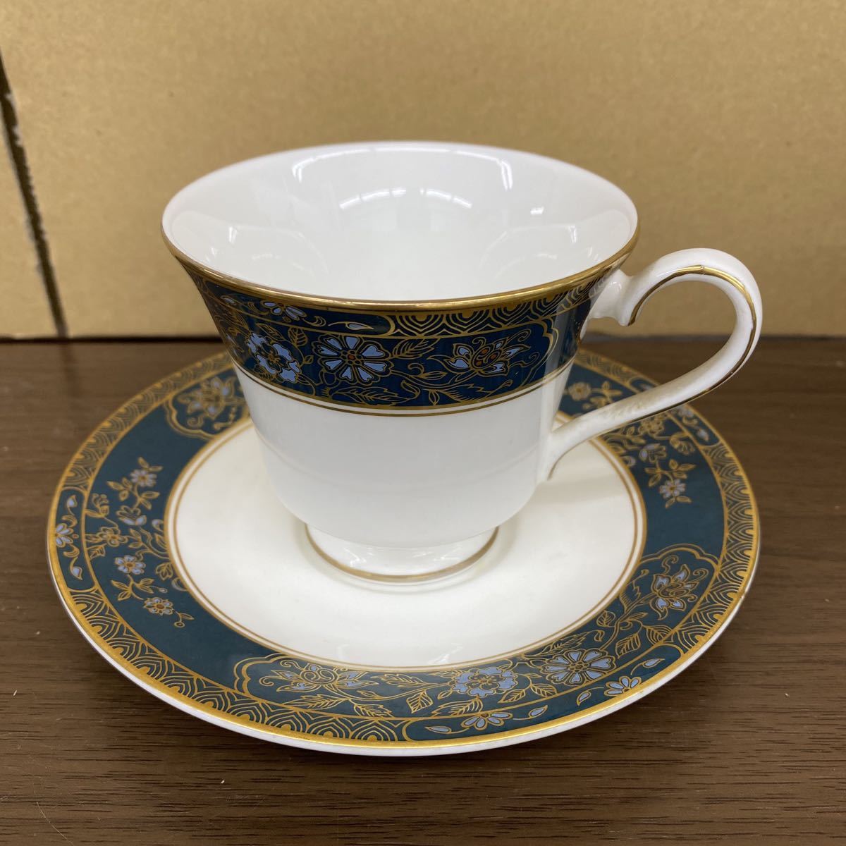 ROYAL DOULTON ロイヤルドルトン CARLYLE カーライル ティーポット 