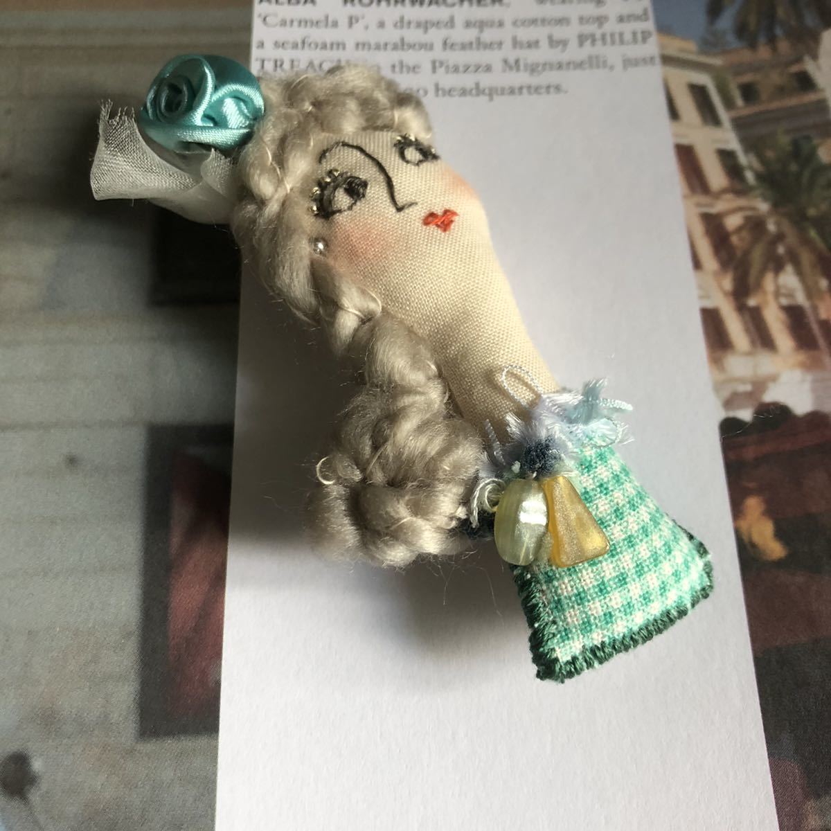ハンドメイドドールブローチ☆ミニ人形アクセサリー アメリカ 