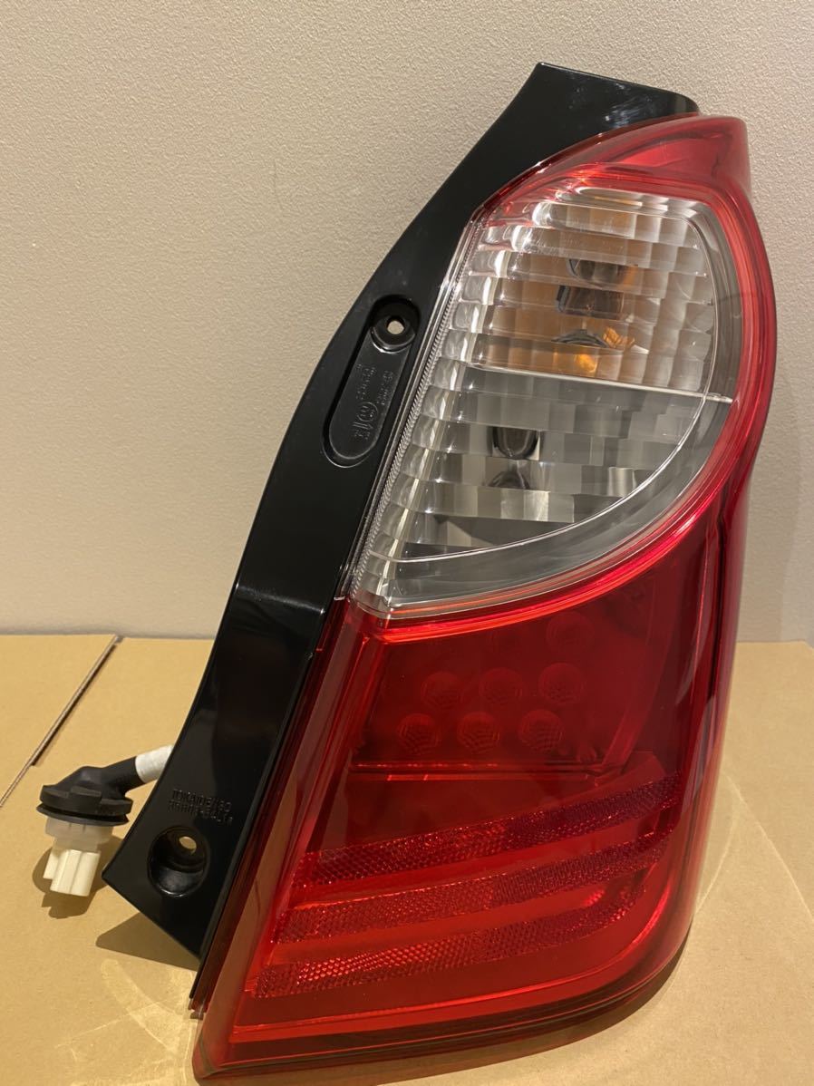 アルト エコ HA35S LED 右 テール ランプ ライト 35603-64L1 35650