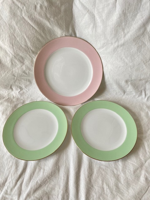  大倉陶園 used金彩お皿まとめて3枚 ピンク グリーン(大倉陶園)｜売買されたオークション情報、yahooの商品情報をアーカイブ公開 - オークファン 大倉陶園