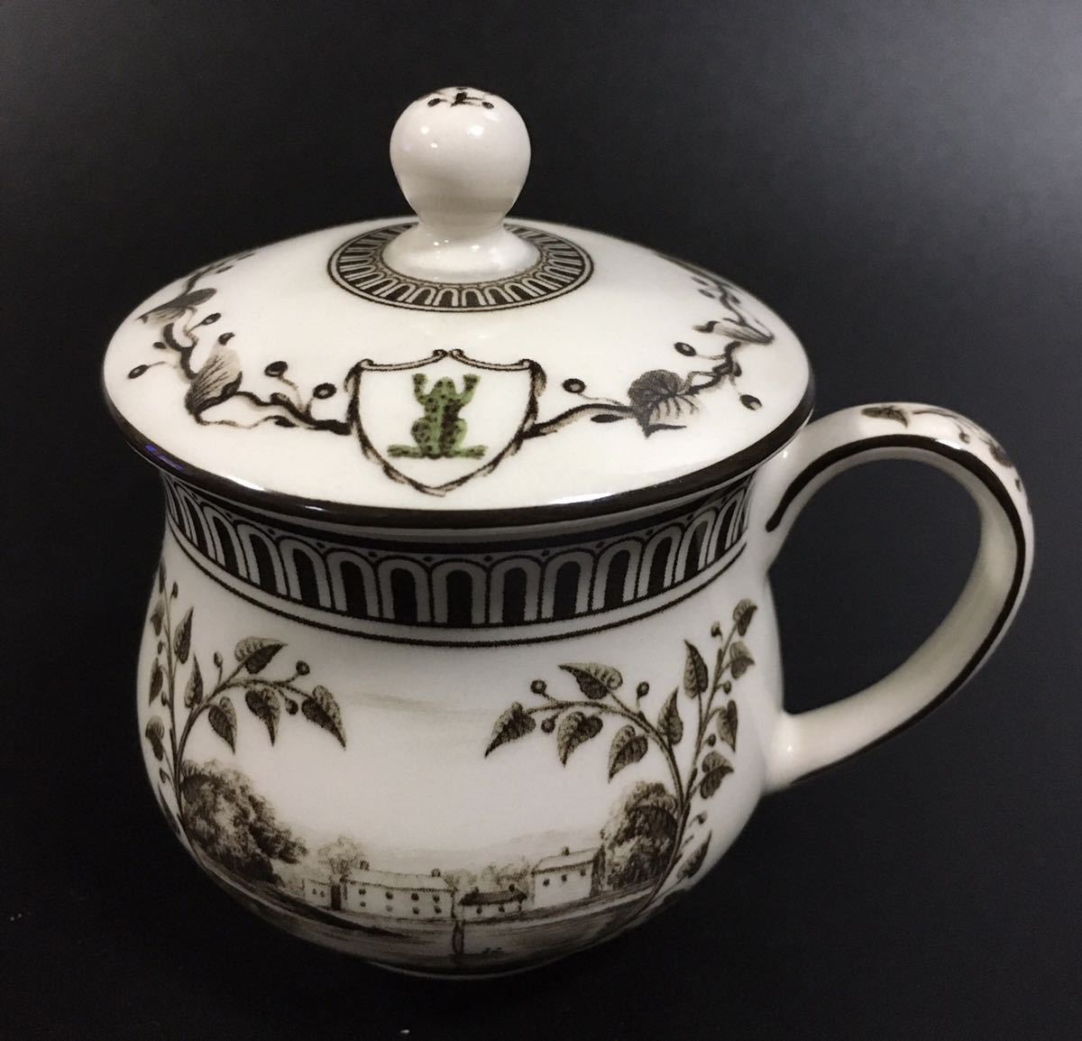  ジーニアスコレクション 蓋付きカップ　フロッグサービス フロッグサービス WEDGWOOD ウェッジウッド ジーニアスコレクション
