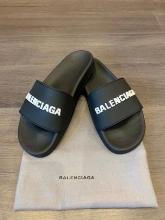 【赤字超特価，送料無料】 1円スタート バレンシアガ シャワーサンダル べナッシ 白 黒 ブラック ホワイト ナイキ シュプリーム 41 26 27 42 ヴィトン(男性用)｜売買されたオークション情報、yahooの商品情報をアーカイブ 男性用