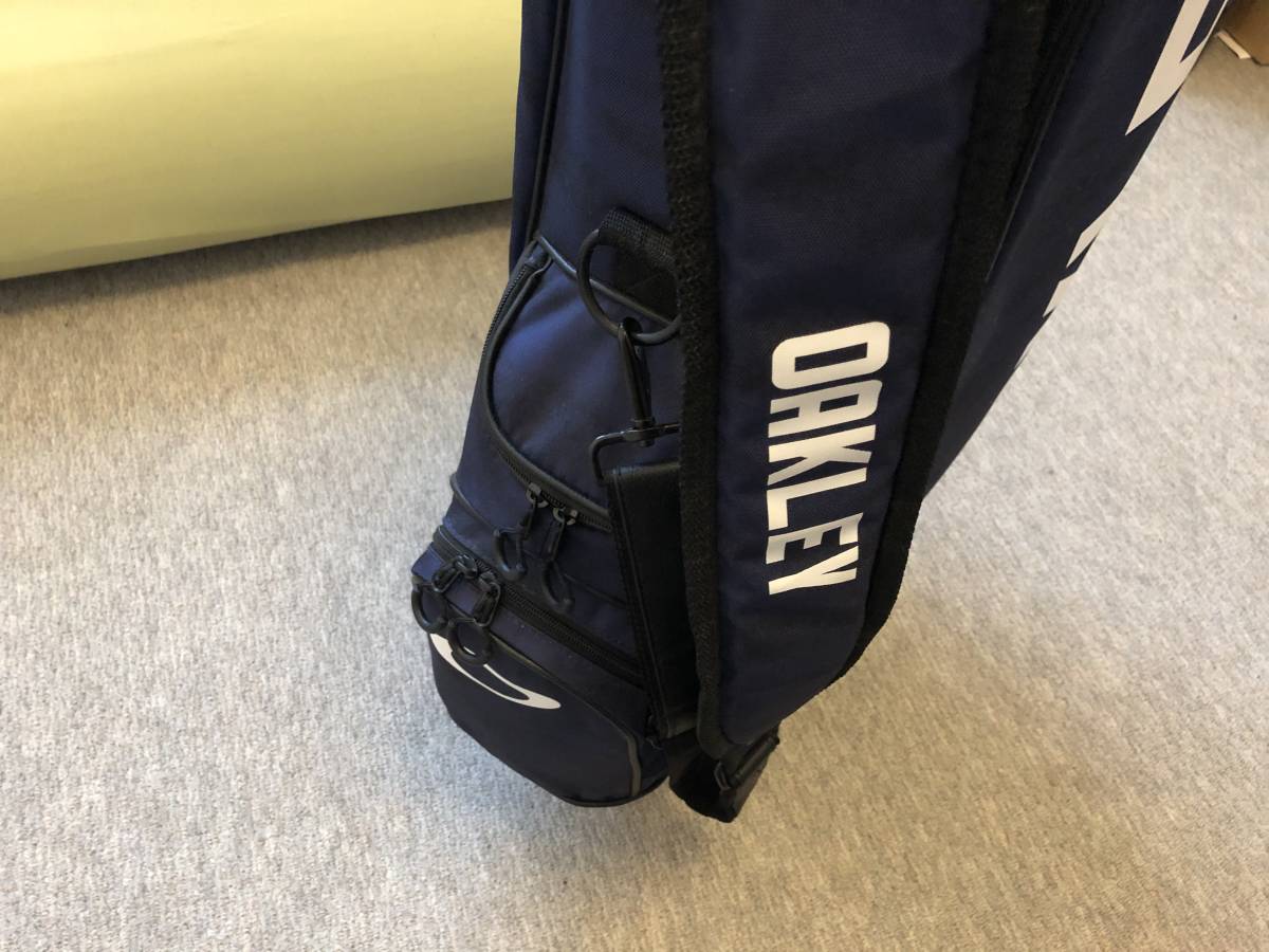 オークリー OAKLEY キャディバッグ 美品 ゴルフバッグ 公式通販 2026年最新Yahoo!オークション Oakley 超美品‼️OAKLEY - ゴルフスタンド軽量キャディバッグ大型取手 OAKLEY|キャディバッグ|ハードオフ公式通販オフモール -オークリー キャディーバッグの中古 ナイロン 9型&frasl;差込口の口径22.9センチ(777