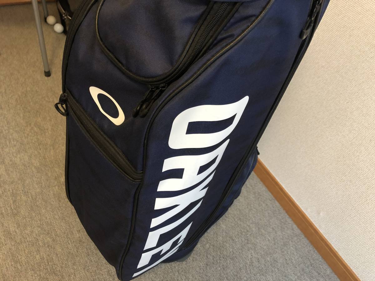 オークリー OAKLEY キャディバッグ 美品 ゴルフバッグ 公式通販 2026年最新Yahoo!オークション Oakley 超美品‼️OAKLEY - ゴルフスタンド軽量キャディバッグ大型取手 OAKLEY|キャディバッグ|ハードオフ公式通販オフモール -オークリー キャディーバッグの中古 ナイロン 9型&frasl;差込口の口径22.9センチ(777