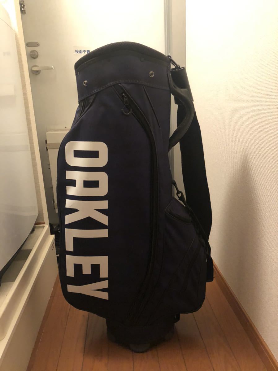 オークリー OAKLEY キャディバッグ 美品 ゴルフバッグ 公式通販 2026年最新Yahoo!オークション Oakley 超美品‼️OAKLEY - ゴルフスタンド軽量キャディバッグ大型取手 OAKLEY|キャディバッグ|ハードオフ公式通販オフモール -オークリー キャディーバッグの中古 ナイロン 9型&frasl;差込口の口径22.9センチ(777