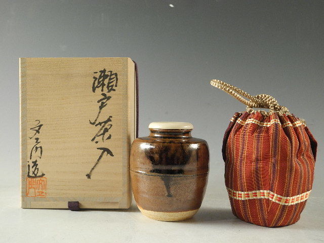 ヤマダウェブコム 焼物上物古伊萬里両耳獅子飾り瓶色絵旧家譲り品