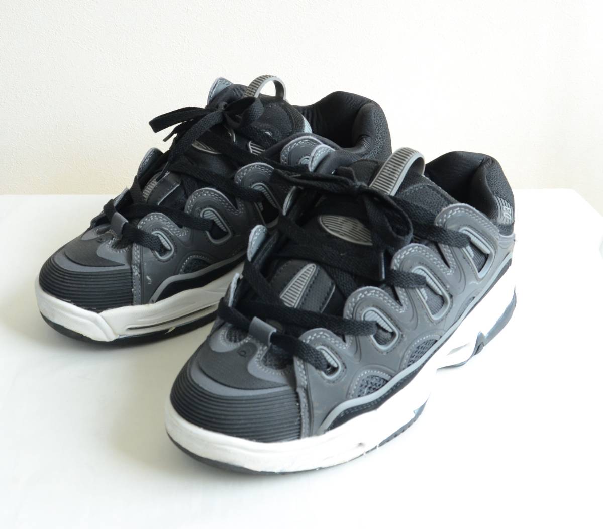 超激得，豊富な 美used OSIRIS D3 2001 スケートシューズ US9.5 27.5cm