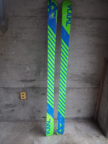 VOLKL VOLKLフォルクルALLEY 軽量フリースタイルスキー ツインチップ