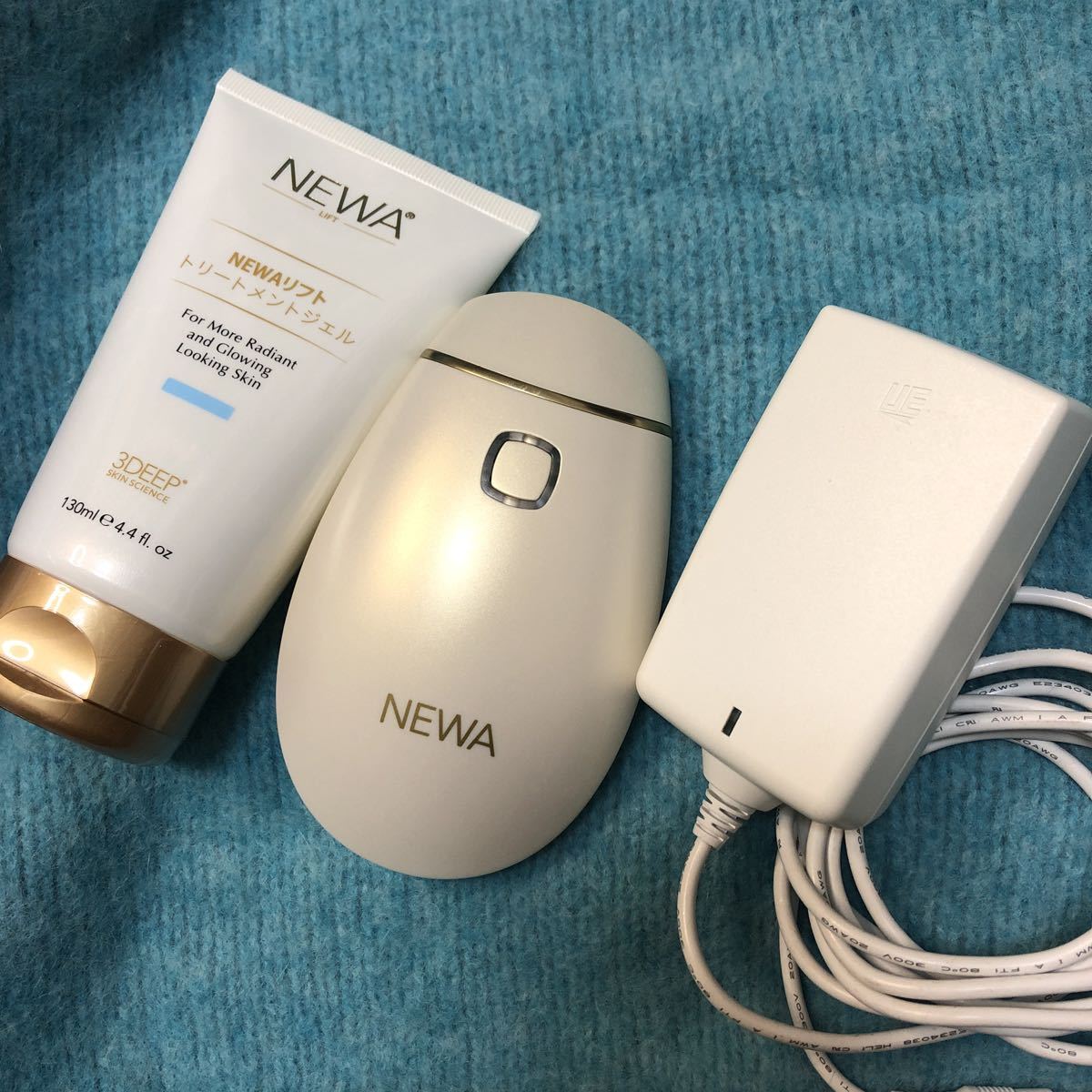 美容家電 NEWAリフト ニューワリフト 美顔器 シャンパンゴールド