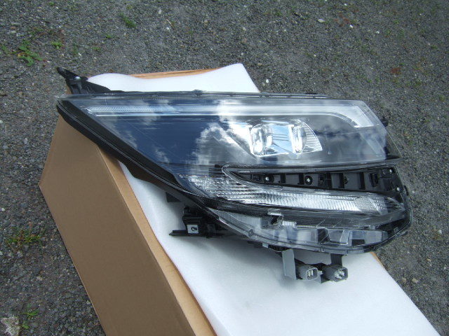 送料無料 美品 トヨタ ノア 80 後期 ハイブリッド Si 右 ヘッドライト 81110-28G50 ICHIKOH 28-239 ZWR80G ZRR80 純正 LED ヘッドランプ B ノア ハイブリッド Si ZWR80 W×B WxBの中古車を探すカーセンサー