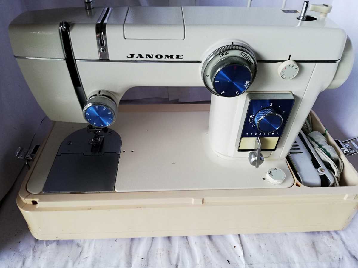 人気SALE，新作 JANOME ジャノメミシン ケース付き ジャンク品現状渡し 出品します モデル804(ジャノメ)｜売買されたオークション情報、yahooの商品情報をアーカイブ公開 - オークファン ジャノメ