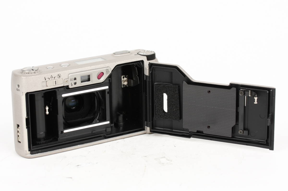RICOH GR10 フィルムカメラ シルバー 箱付き Read [Exc+5 w⁄Case