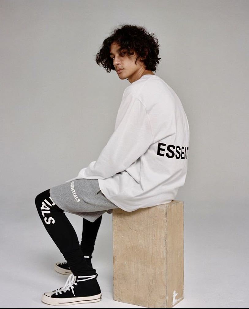 新作，爆買い Fear Of God Essentials ショートパンツ グレー Mサイズ フィアオブゴッド FOG エッセンシャルズ ショーツ スウェット(Mサイズ)｜売買されたオークション情報、yahooの商品情報をアーカイブ公開 - オ Mサイズ