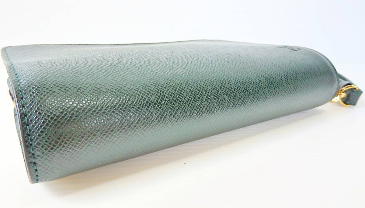 外観美品 ルイヴィトン タイガ バイカル エピセア 緑 セカンドバッグ  