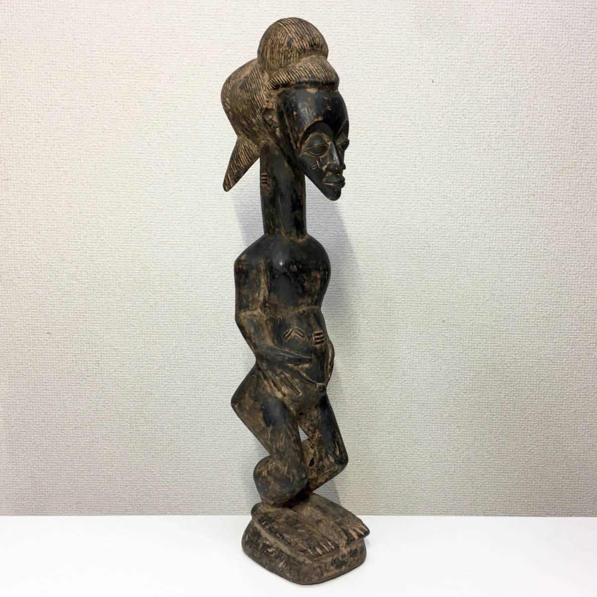 【裸婦像】アフリカ民族伝統工芸品　一刀彫 ◇アフリカ 木彫像 高さ48cm 木像 裸婦像 妊婦像 民族人形 木製人形