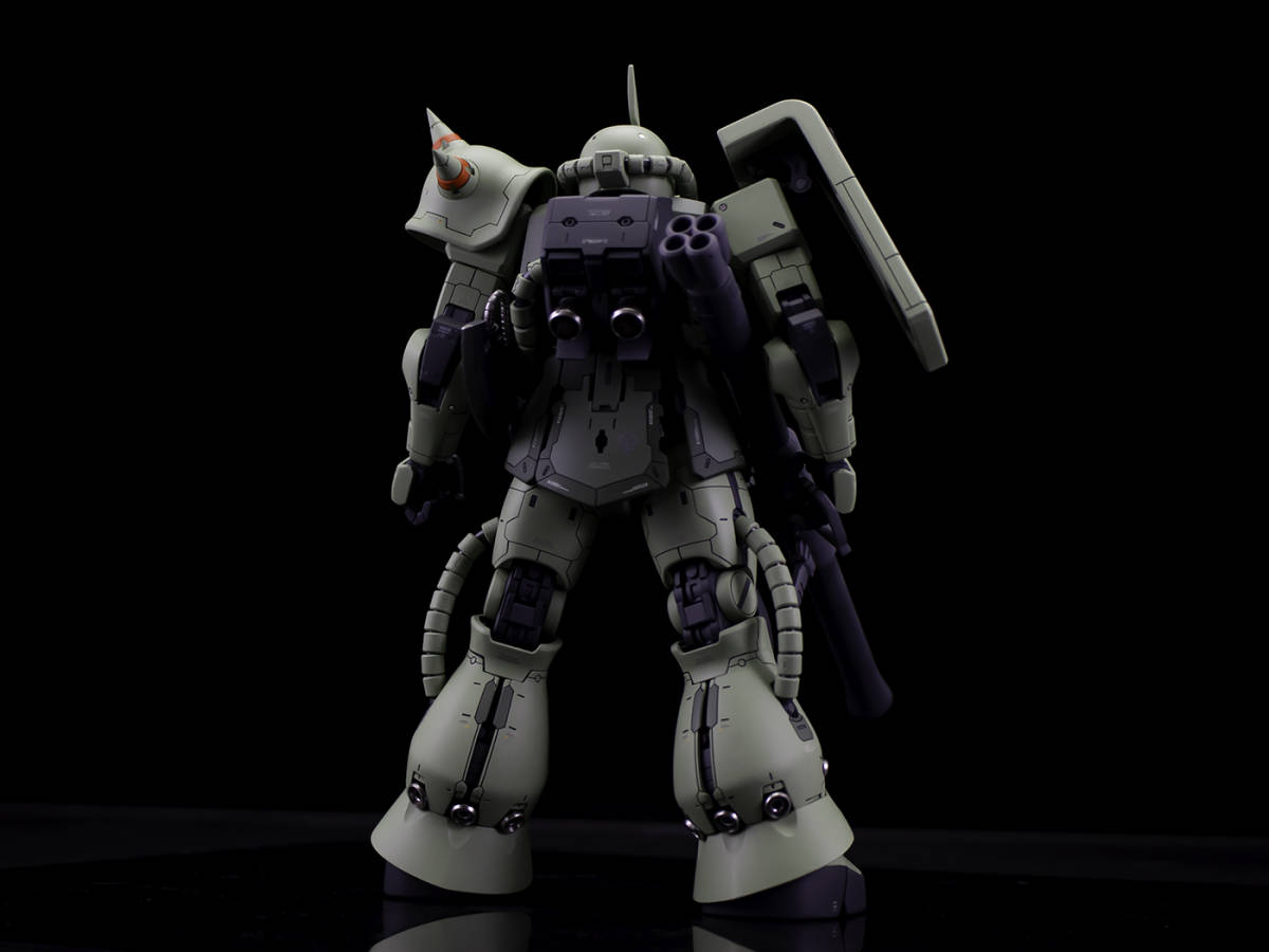 MG 1/100 ザクⅡ 改修塗装済み完成品 【公式通販】