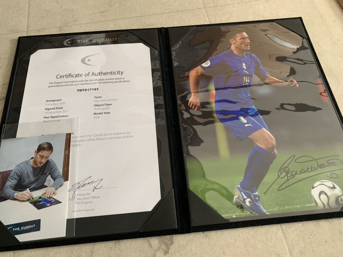 THE DUGOUT ⁄ Cristiano Ronaldo signed art #10⁄20 limited edition