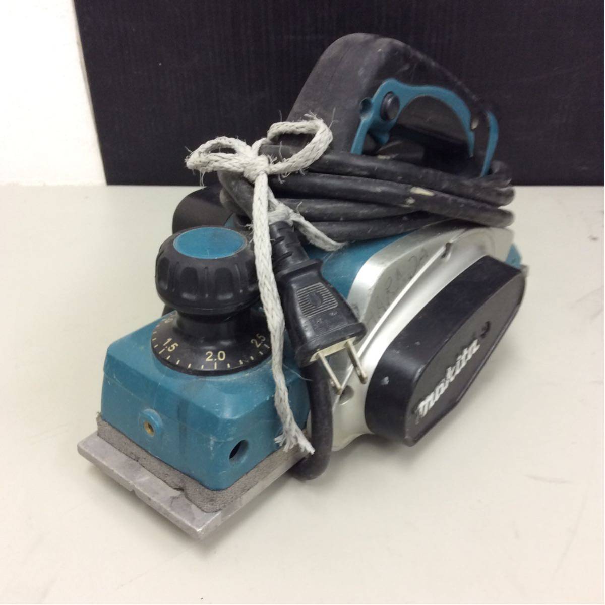  makita マキタ KP0800A 82mm カンナ 電動工具 電動カンナ(電動かんな)｜売買されたオークション情報、yahooの商品情報をアーカイブ公開 - オークファン 電動かんな